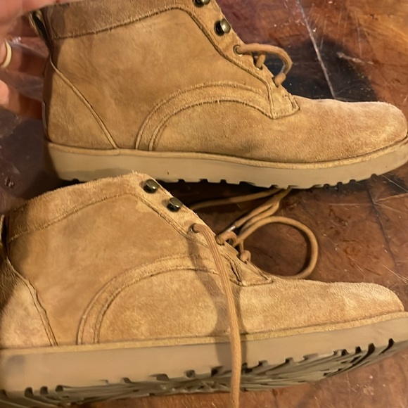 Ugg suade short tie boots - Picture 6 of 6